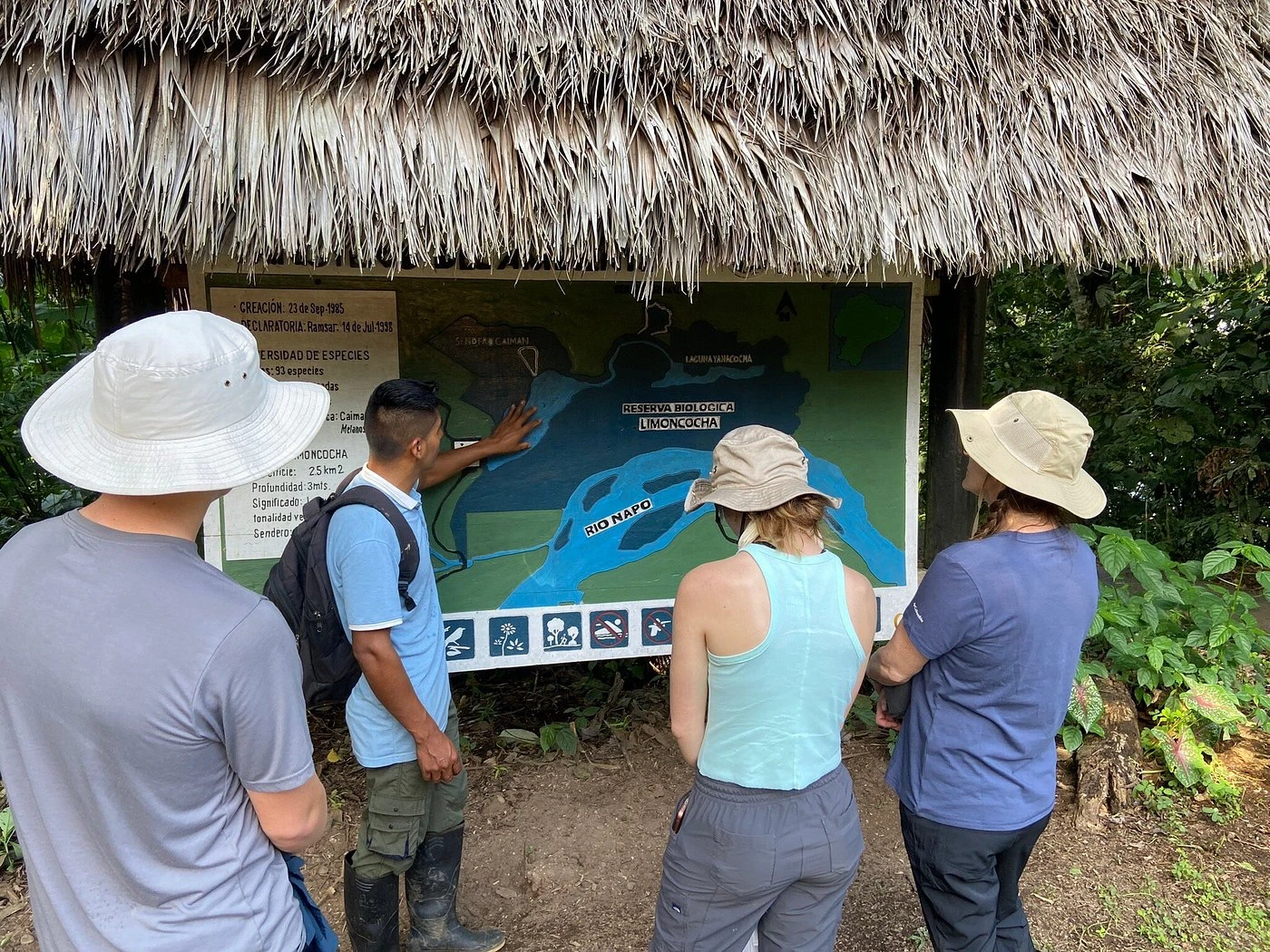 Amazon guide with travelers Ecuador